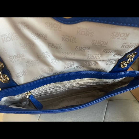 Michael Kors cross body - Picture 3 of 3